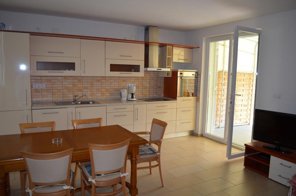 Apartments Buljan Baška Kamer foto