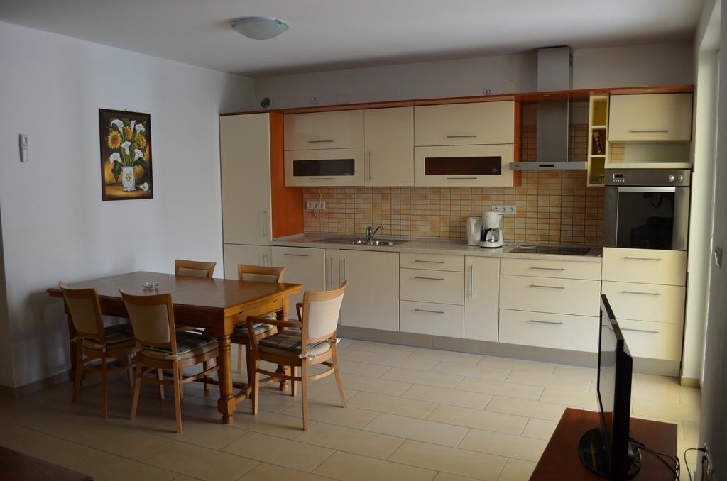 Apartments Buljan Baška Kamer foto