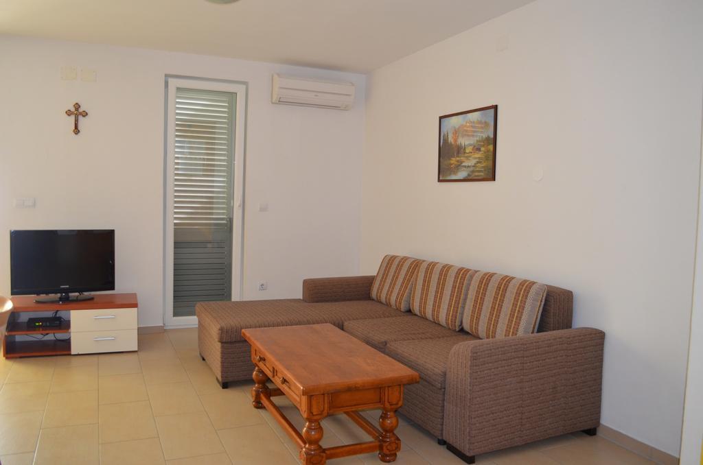 Apartments Buljan Baška Kamer foto