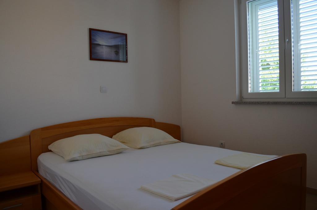 Apartments Buljan Baška Kamer foto