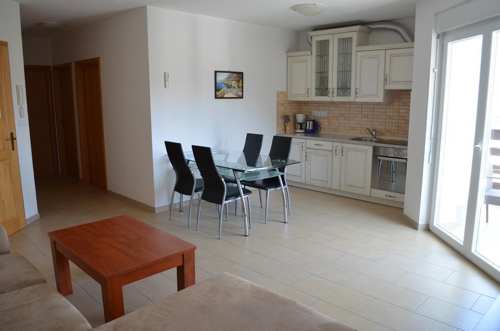 Apartments Buljan Baška Kamer foto